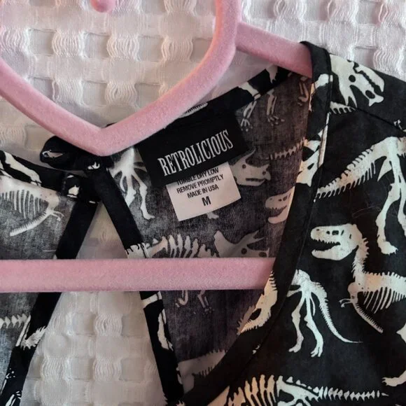 Retrolicious black and white dinosaur bone print dress size Medium - Picture 3 of 3